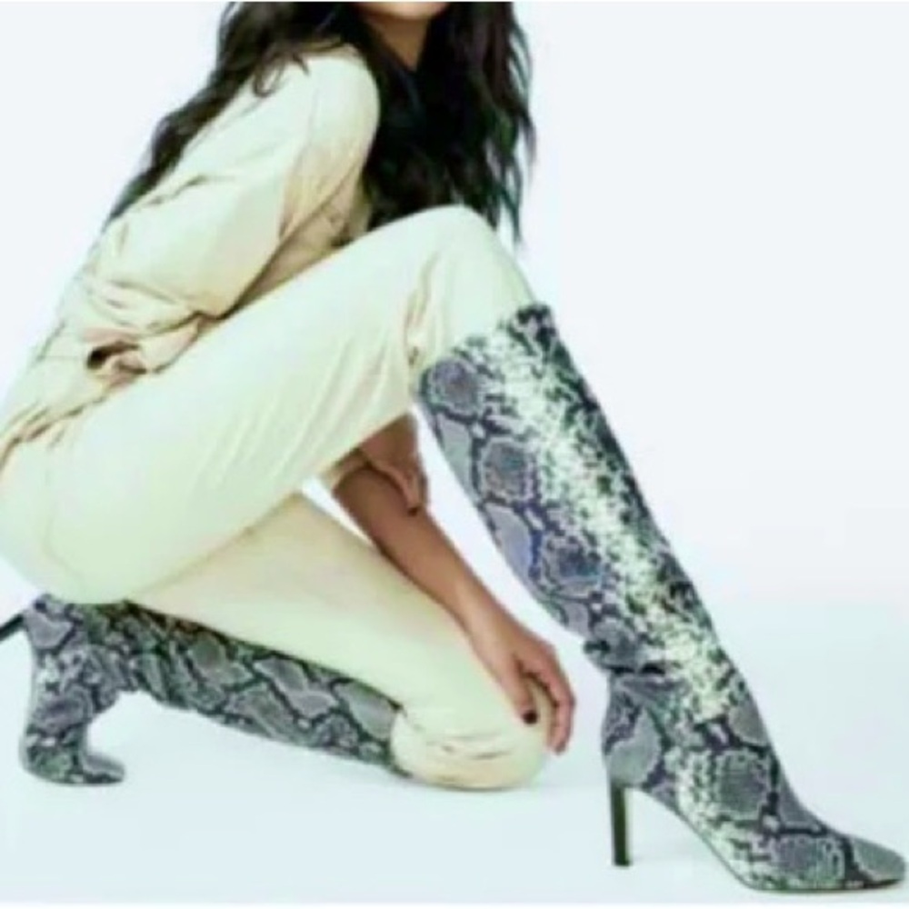 Marc Fisher LTD Black, White and Blue Snakeskin Embossed Leather Heel Boots- 7.5 - Picture 11 of 11